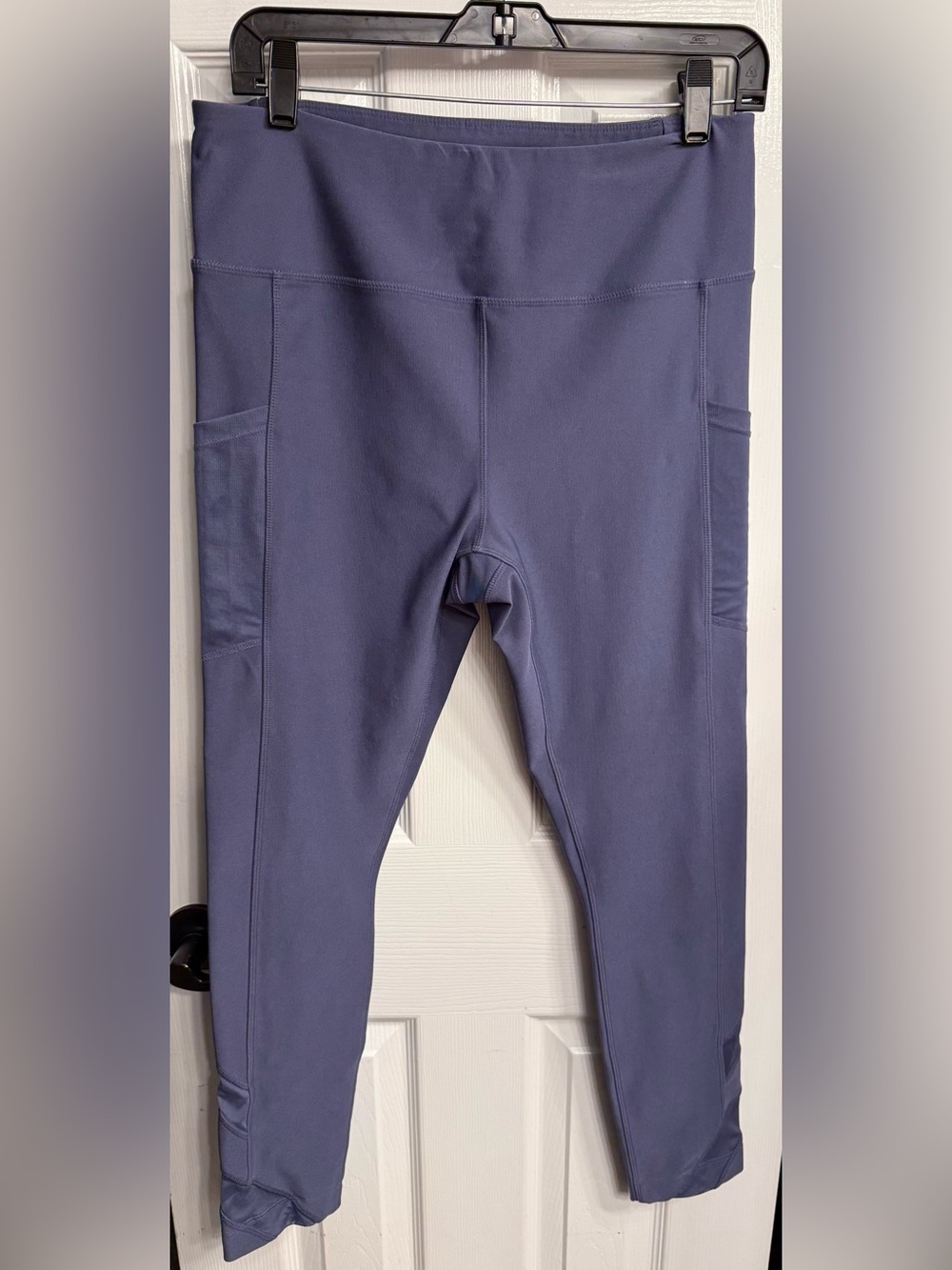 Mondetta Slate Purple Pocketed Leggings size large